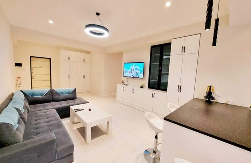 Baku Apartment | Modern, spacious apartment near the May 28 metro station