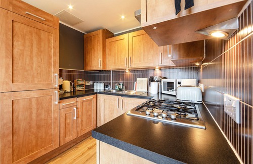 Restalrig Apartment | Modern, Spacious City Apartment, Lift, Balcony, Free Wi-fi & Parking, Fab views,