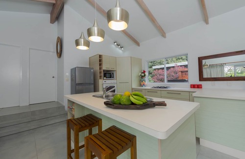 Muri House | Modern & Spacious home in Muri Beach