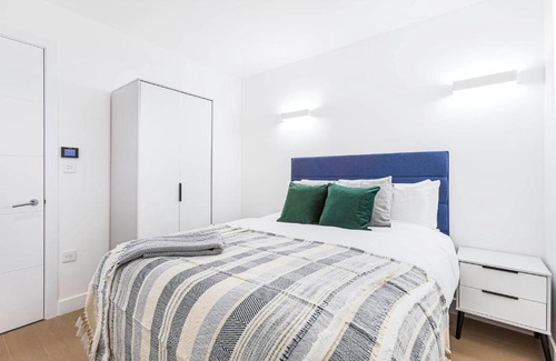 London Borough of Hounslow Apartment | Modern Standard 1 bed in Brentford