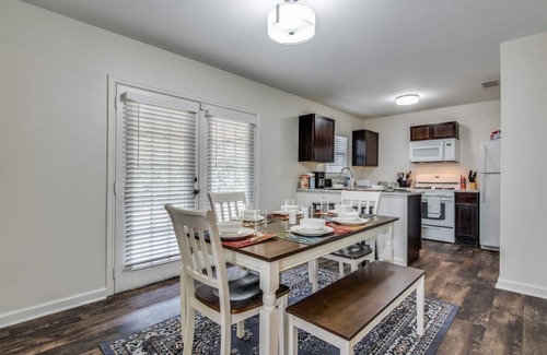 West San Antonio House | Modern Stay for BMT & SeaWorld Trips | Private W/D