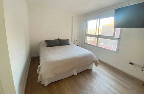 Constitucion Apartment | Modern studio 5 blocks from UADE