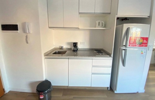 Constitucion Apartment | Modern studio 5 blocks from UADE