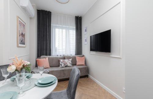 Mokotow Apartment | Modern studio AC Batorego by VAYA STAYS