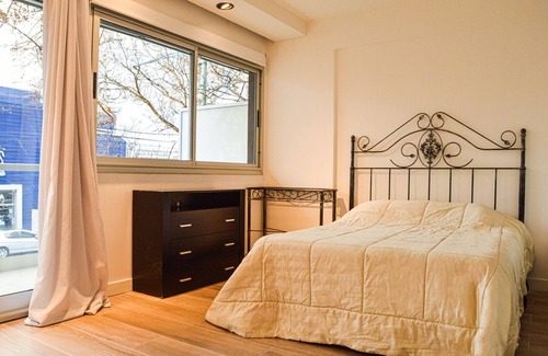 Balvanera Apartment | Modern studio apartment with balcony