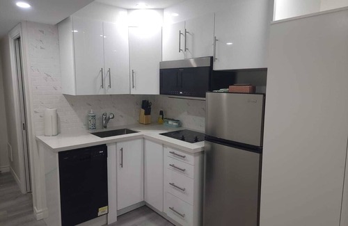 Brampton Apartment | Modern Studio Apartment (Sep Entrance)