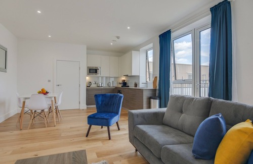 London Borough of Hounslow Apartment | MODERN STUDIO APARTMENT NEAR HEATHROW AIRPORT