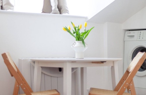 Brondesbury Apartment | Modern Studio flat w/close tube stations