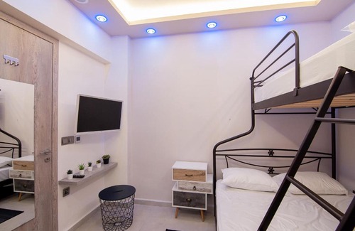 Glyfada Apartment | Modern Studio for 4 in Glyfada