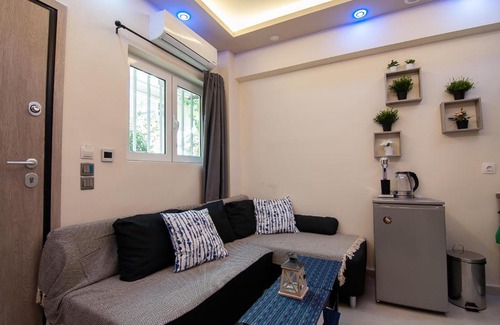 Glyfada Apartment | Modern Studio for 4 in Glyfada