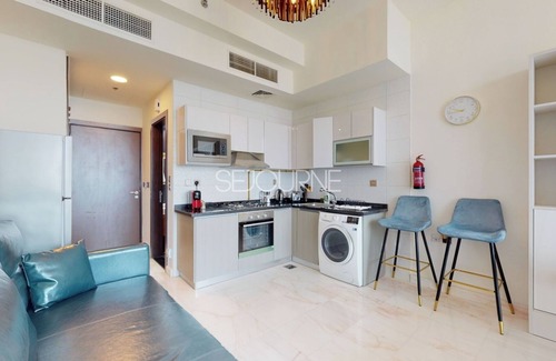 Downtown Dubai Apartment | Modern Studio in Bayz By Danube