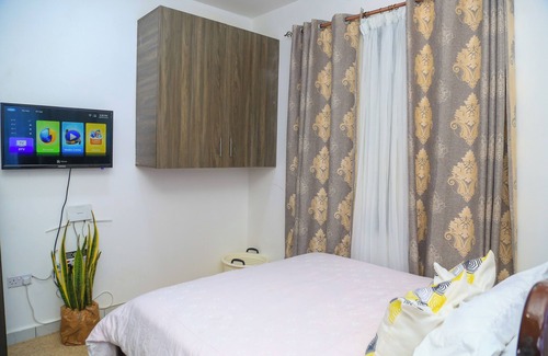 Manyimbo Bed & Breakfast | Modern Studio in Mombasa-Bamburi Beach and Nyali Mall Access