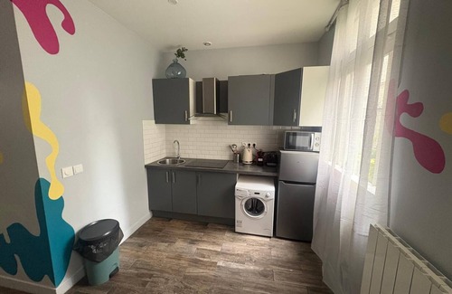 Batignolles Apartment | Modern Studio in Trendy Batignolles