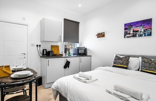 Wembley Central Apartment | Modern Studio Rooms in Wembley 5 DUP DUP