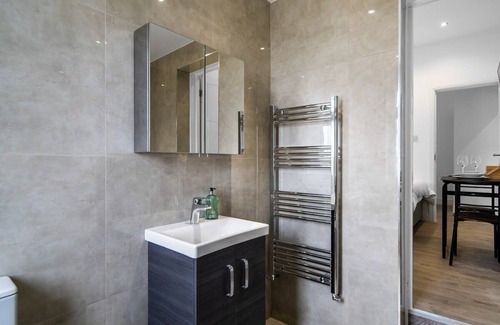 Wembley Central Apartment | Modern Studio Rooms in Wembley 5 DUP DUP