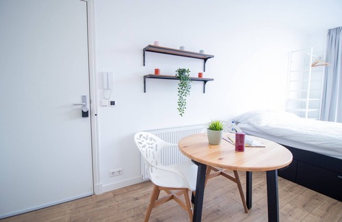 The Hague Center Apartment | Modern studio with a balcony