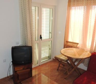 Rana Apartment | Modern Studio with Sea View - Ulcinj - 25 m² - Balcony