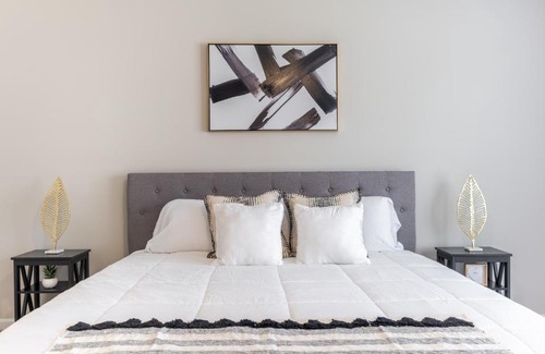 Cotswold House | Modern Stunning SouthPark/Cotswold Home!