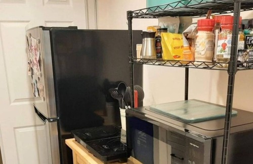 London Apartment | Modern Suite near Fanshawe and Western University
