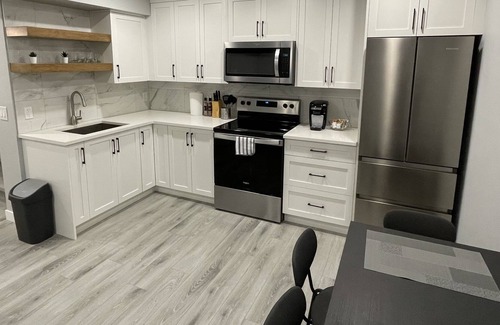 Calgary Apartment | Modern Suite w/ Private Entrance-Close to Airport