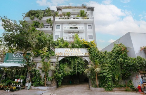 District 12 House | Modern Superior DBL W/Wifi & Parking Included