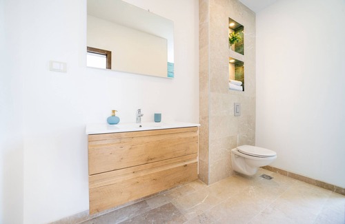Boreti Villa | Modern three bedroom villa with a pool and spectacular view