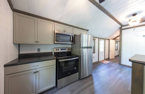 Millersburg Cabin | Modern Tiny House Getaway in Amish Country