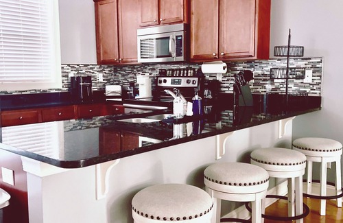Castle Hayne House | Modern townhouse!A short drive to Downtown Wilmington, UNCW & Wrightsville Beach