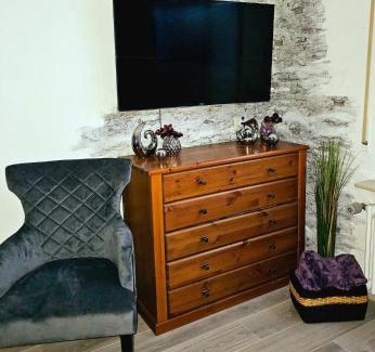 Tann Apartment | Modern trifft Antik
