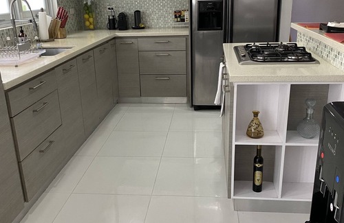 Cangrejo Arriba Apartment | Modern Two-Bedroom Apartment near SJU Airport & Isla Verde Beaches
