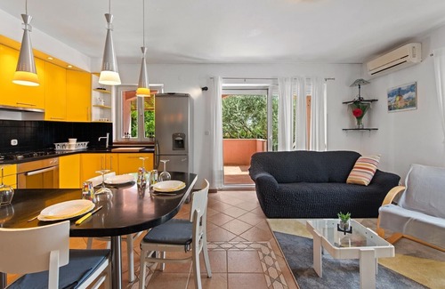 Vabriga Apartment | Modern Two-Bedroom Apartment Impreza in Vabriga