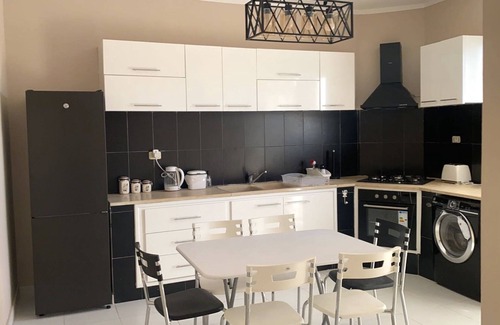 Shaline Apartment | Modern Two Bedroom Apartment, 5 minutes from the Golden beach and Hotels