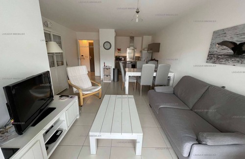 Sanary-sur-Mer Apartment | Modern two-room apartment with all comfort in the city center, shops and beach on foot for 6