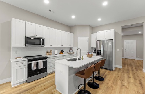 Mount Holly House | Modern Upscale 3BR in Mt Holly/PETS WELCOME