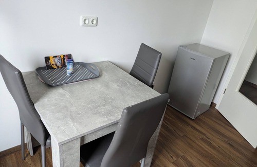 Center Apartment | Modern vacation apartment with skyline view: Your hideaway in WHV