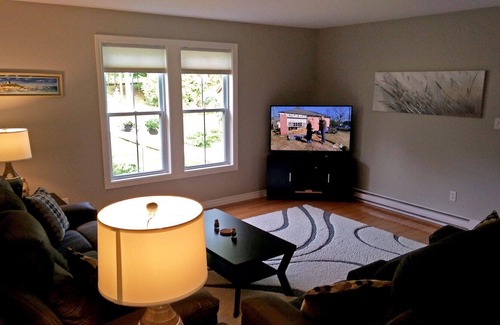 Breadalbane House | Modern vacation home in park-like setting. Pool, wifi, bicycles, Xbox & more