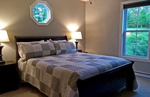 Breadalbane House | Modern vacation home in park-like setting. Pool, wifi, bicycles, Xbox & more