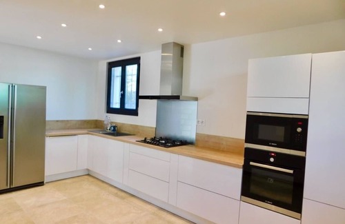 Benerville-sur-Mer Villa | Modern Villa with 4 bedrooms and 3 bathrooms close to the beach