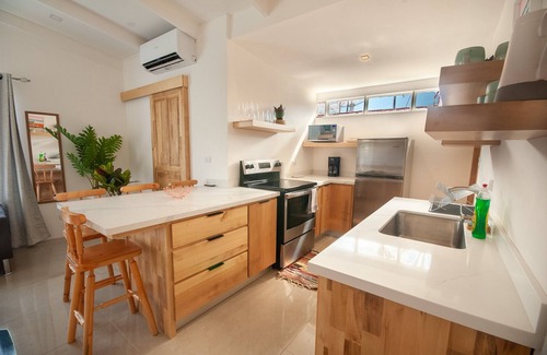 Barrio Santa Lucia Villa | Modern Villa 1 Block to the Beach and Town