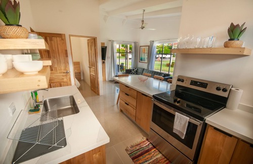 Barrio Santa Lucia Villa | Modern Villa 1 Block to the Beach and Town