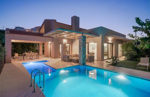 Kefalas Villa | Modern Villa Fos with Private Pool, 5km from the beach