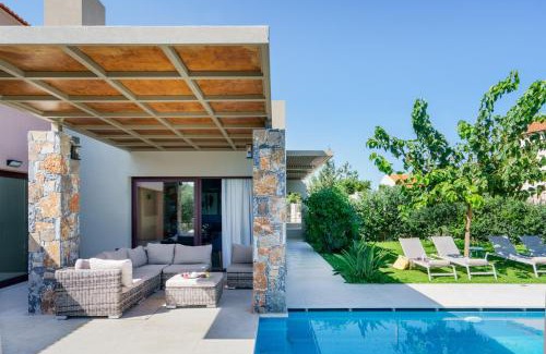 Kefalas Villa | Modern Villa Fos with Private Pool, 5km from the beach
