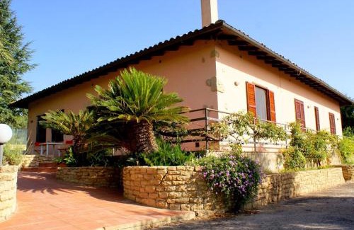 Caltagirone Villa | Modern Villa in Caltagirone Italy with Pool