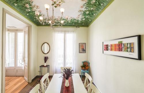 L'Antiga Esquerra de l'Eixample Apartment | Modern Villa in Eixample with Sea Near