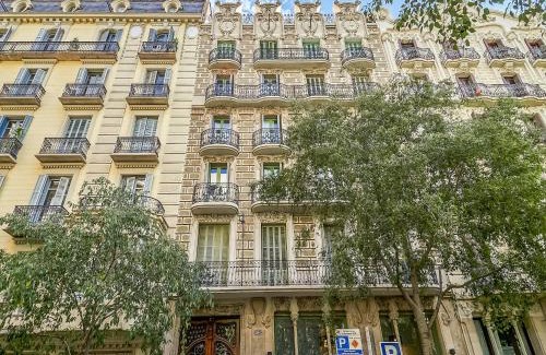 L'Antiga Esquerra de l'Eixample Apartment | Modern Villa in Eixample with Sea Near