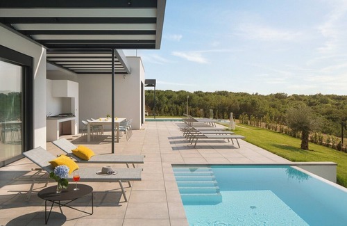 Bale Villa | Modern Villa Noble 1 with an indoor and outdoor pool