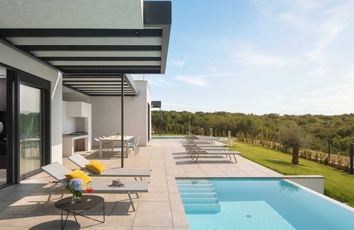 Bale Villa | Modern villa Noble with view and pool in Bale
