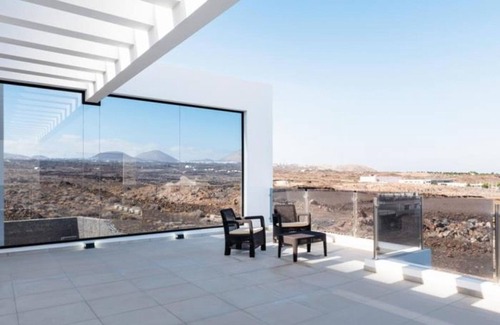Los Pocillos Villa | Modern villa with air conditioning and Wi-Fi in Puerto del Carmen