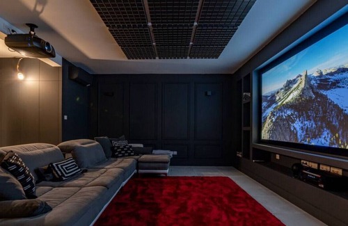 Aiguerelles House | Modern villa with swimming pool, cinema, gym and sauna