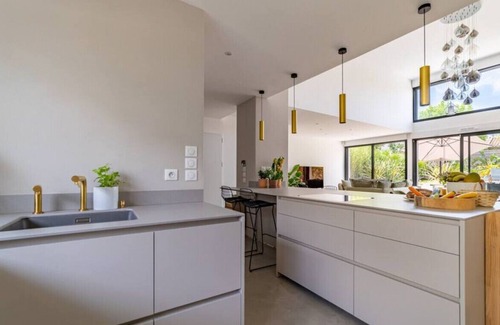 Aiguerelles House | Modern villa with swimming pool, cinema, gym and sauna